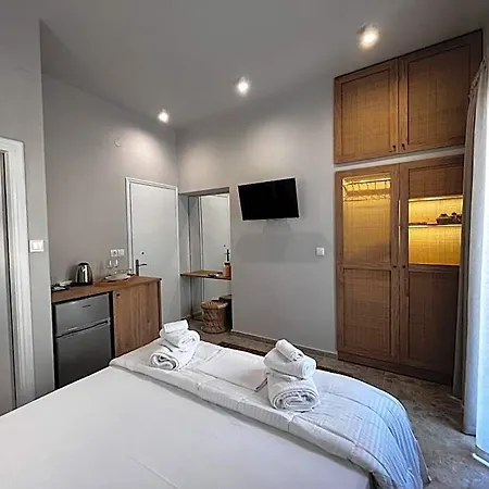 Han/Misafirhane Orfeas Luxury & Skopelos