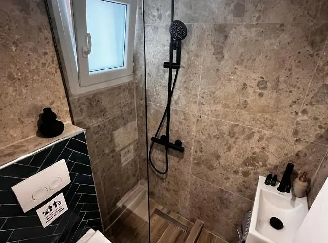 Inn Orfeas Luxury & *