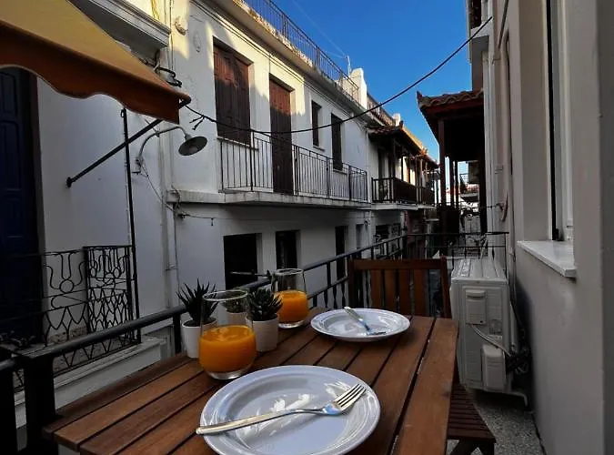 Orfeas Luxury & Inn *