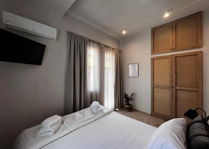 Orfeas Luxury & Inn *